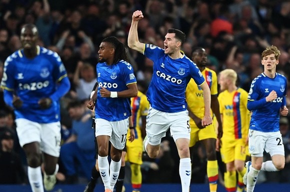 Everton chính thức trụ hạng sau màn lội ngược dòng kịch tính. Ảnh: Getty Images