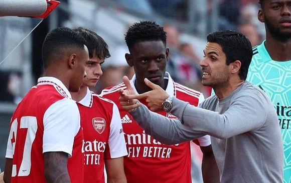 Jesus ra mắt Arsenal bằng cú đúp ảnh 1