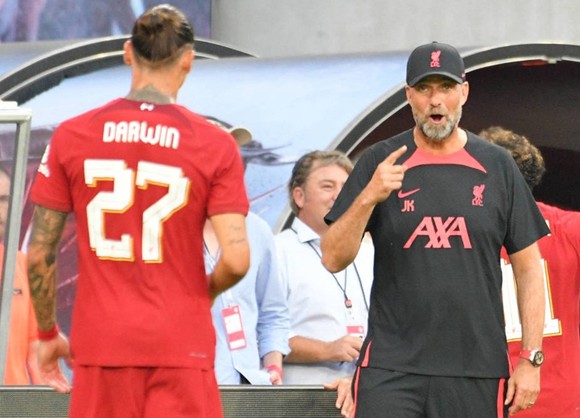 Tân binh kỷ lục ghi 4 bàn trong chiến thắng vang dội của Liverpool ảnh 1