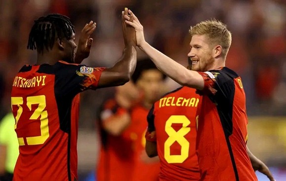 Kevin De Bruyne và Michy Batshuayi cùng nhau mang về chiến thắng cho tuyển Bỉ.
