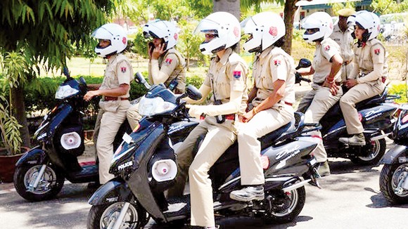 Đội nữ cảnh sát chống nạn hiếp dâm
