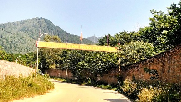  Đường vào thôn Minh Tân, xã Minh Trí, huyện Sóc Sơn