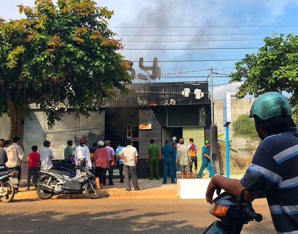 Cháy nhà hàng ở Đồng Nai, 6 người tử vong ảnh 1