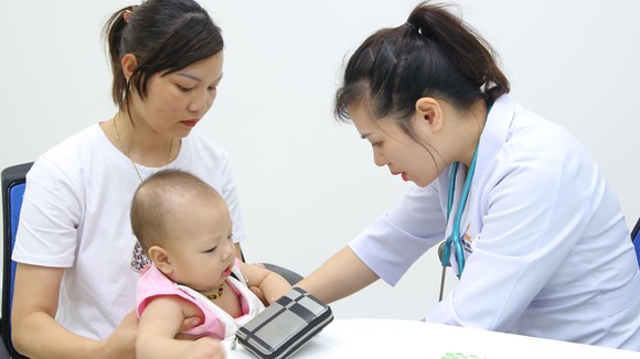  Trẻ được tiêm chủng tại Trung tâm VNVC Hạ Long