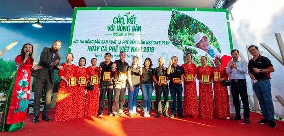 NESCAFÉ Plan mười năm gắn kết với nông dân nâng cao chất lượng cà phê Việt Nam ảnh 1
