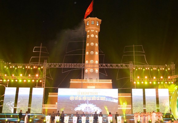 Khánh thành Cột cờ Hà Nội tại Mũi Cà Mau