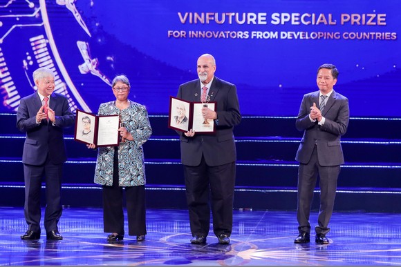 VinFuture công bố chủ nhân các giải thưởng phụng sự nhân loại 2021 ảnh 6