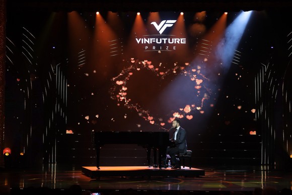  VinFuture công bố chủ nhân các giải thưởng phụng sự nhân loại 2021 ảnh 9