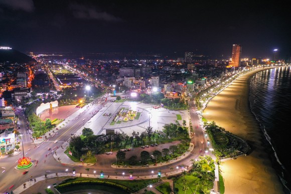 'Thành phố không ngủ' thay đổi kinh tế đêm Quy Nhơn ảnh 4
