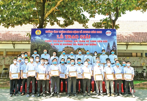 Hội thi báo tường: Tâm điểm tháng an toàn vệ sinh lao động 2022 tại Vedan Việt Nam ảnh 3