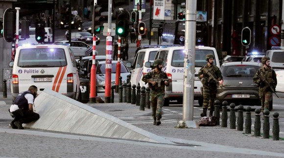 Bỉ đã xác định được danh tính kẻ đánh bom tại ga tàu điện ngầm ảnh 7