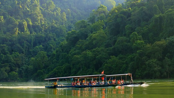 Saigontourist tham gia “Qua những miền di sản Việt Bắc” & Tuần lễ du lịch Ba Bể - Bắc Kạn năm 2017 ảnh 1