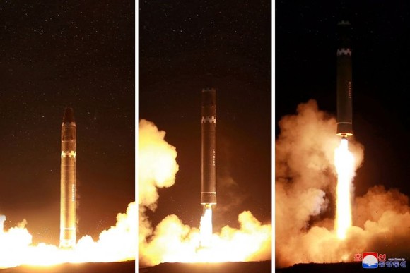 Triều Tiên công bố hình ảnh phóng thành công tên lửa Hwasong-15 