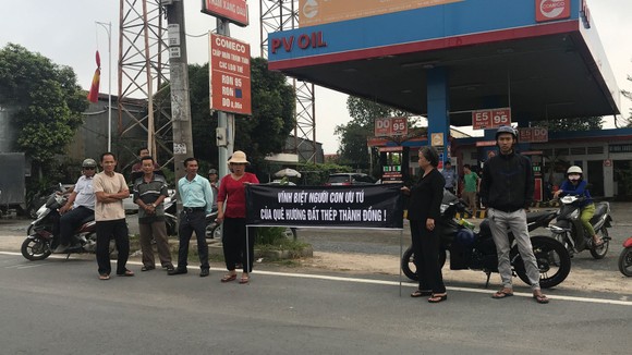 Đông đảo các tầng lớp nhân dân đưa tiễn nguyên Thủ tướng Phan Văn Khải ảnh 41