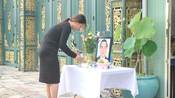 Đông đảo các tầng lớp nhân dân đưa tiễn nguyên Thủ tướng Phan Văn Khải ảnh 52