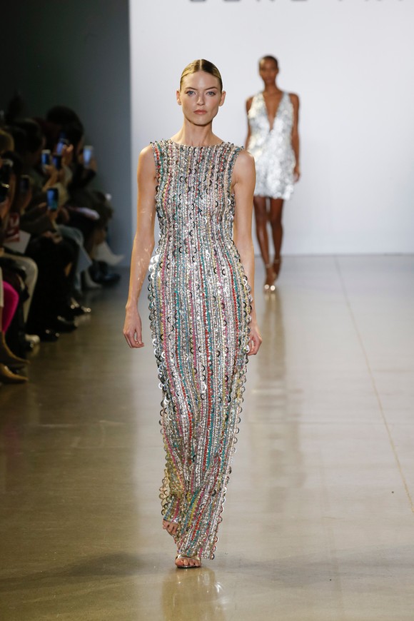 Xem BST “Cuộc dạo chơi của những vì sao” của Công Trí tại New York Fashion Week 2019 ảnh 23