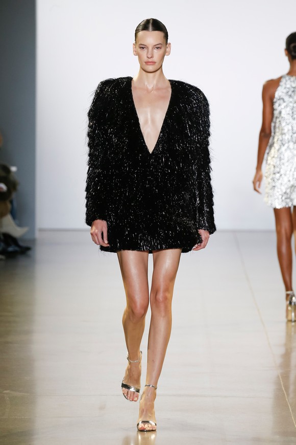Xem BST “Cuộc dạo chơi của những vì sao” của Công Trí tại New York Fashion Week 2019 ảnh 25