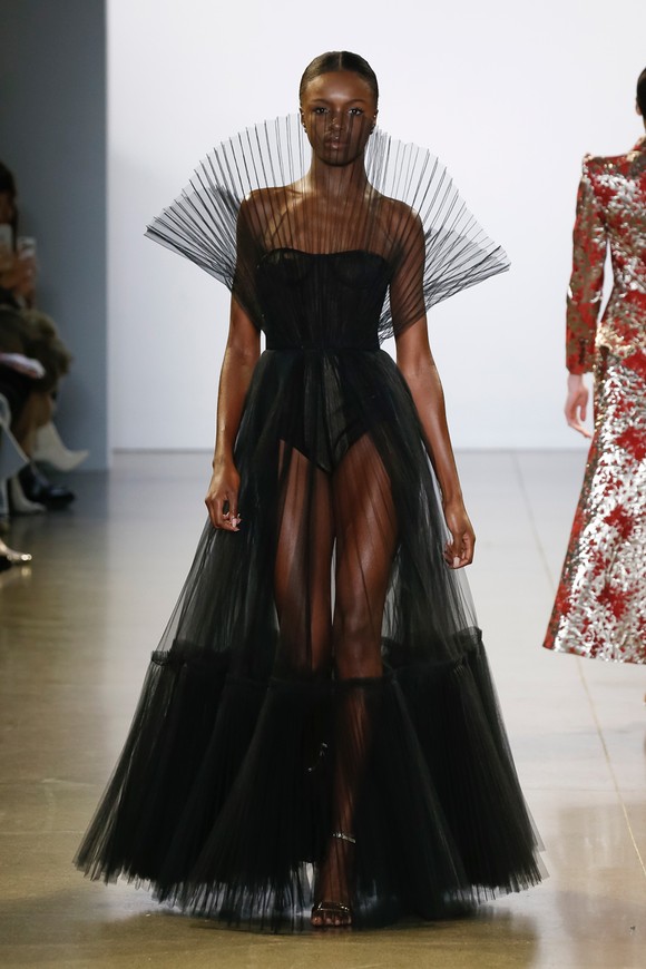 Xem BST “Cuộc dạo chơi của những vì sao” của Công Trí tại New York Fashion Week 2019 ảnh 29