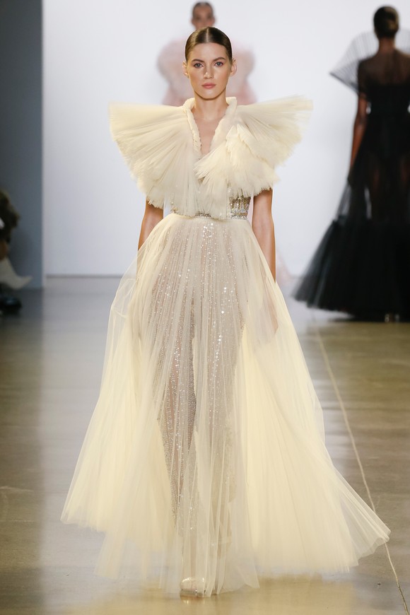 Xem BST “Cuộc dạo chơi của những vì sao” của Công Trí tại New York Fashion Week 2019 ảnh 31