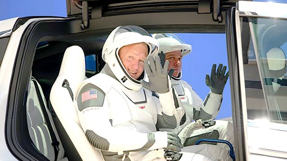 NASA, SpaceX phóng thành công tàu Crew Dragon: Kỷ nguyên mới trong hàng không vũ trụ Mỹ ảnh 2