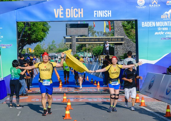 Cộng đồng runner ấn tượng với BaDen Mountain Marathon 2021 lần đầu tổ chức tại Tây Ninh ảnh 6