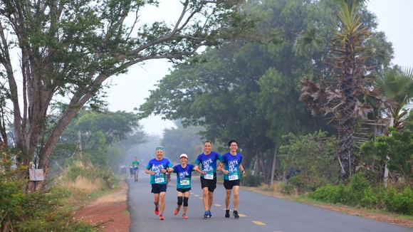 Cộng đồng runner ấn tượng với BaDen Mountain Marathon 2021 lần đầu tổ chức tại Tây Ninh ảnh 2