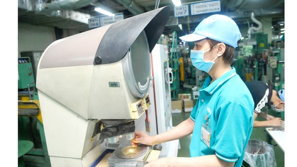 Từng bước thích nghi với điều kiện "bình thường mới" - Bài 1: Kiến tạo động lực phục hồi kinh tế TPHCM sau đại dịch ảnh 2