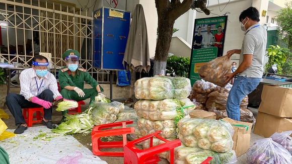 Từng bước thích nghi với điều kiện 'bình thường mới' - Bài 3: Cơ quan công quyền lên phương án đón dân ảnh 1