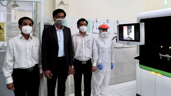 Tập đoàn SCG và Hóa dầu Long Sơn tặng Bà Rịa - Vũng Tàu hệ thống xét nghiệm Real-time PCR 