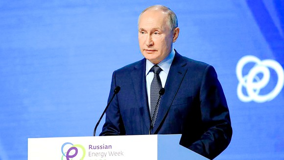 Tổng thống Nga Vladimir Putin phát biểu  tại Diễn đàn “Tuần lễ năng lượng Nga” lần thứ IV