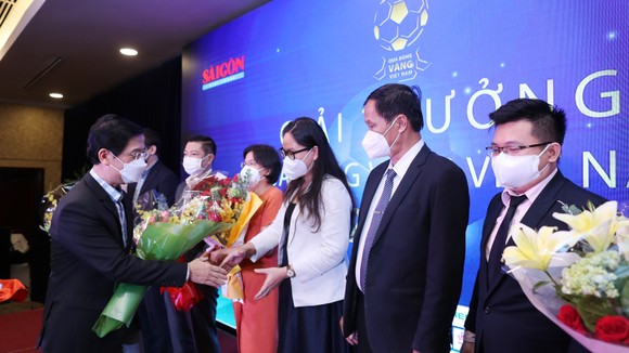 Họp báo Giải thưởng Quả bóng vàng Việt Nam 2021: 'Vắng mặt' 3 hạng mục trao giải trong điều lệ ảnh 9