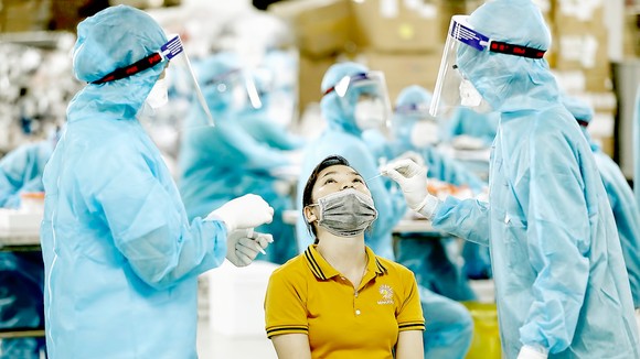 Vụ 'thổi giá' kit test Covid-19: Bộ Y tế và Bộ KH-CN không thể né tránh trách nhiệm ảnh 1