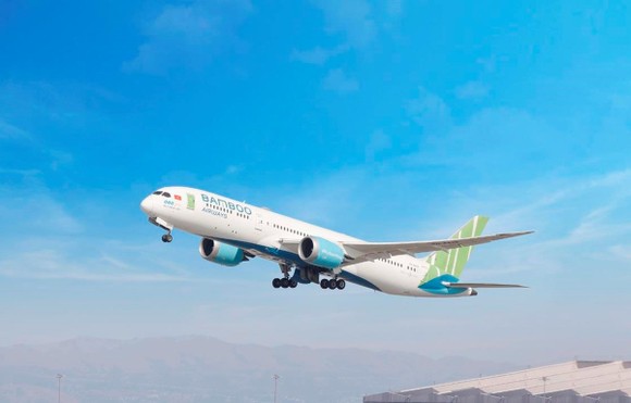 Máy bay Boeing 787-9 của hãng hàng không Bamboo Airways đã đi đón công dân Việt Nam từ Ba Lan về nước