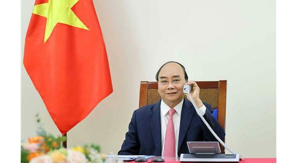 Chủ tịch nước Nguyễn Xuân Phúc điện đàm với Tổng thống đắc cử Hàn Quốc Yoon Suk-yeol 
