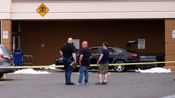 Mỹ: Nổ súng trong siêu thị, 10 người thiệt mạng ảnh 4