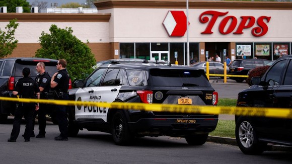 Mỹ: Nổ súng trong siêu thị, 10 người thiệt mạng ảnh 5