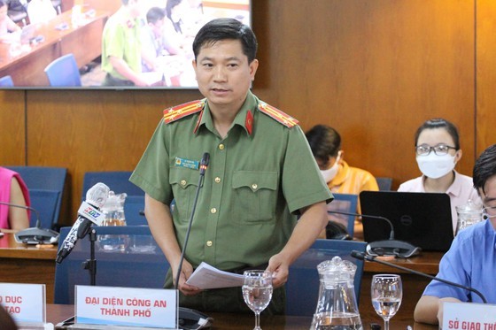 Thượng tá Lê Mạnh Hà, Phó Trưởng Phòng Tham mưu Công an TPHCM thông tin về vụ việc. Ảnh: THÀNH SƠN