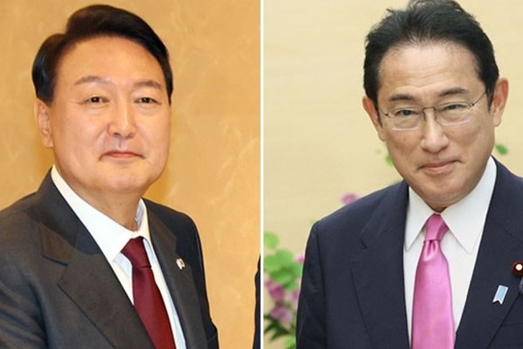 Thủ tướng Nhật Bản Kishida Fumio và Tổng thống Hàn Quốc Yoon Suk-yeol. Nguồn: Yonhap
