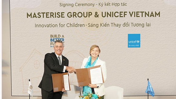 Masterise Group và UNICEF Việt Nam trong lễ ký kết hợp tác chiến lược giai đoạn 2022-2024, phát triển dự án Innovation for Children. Ảnh: Masterise Group