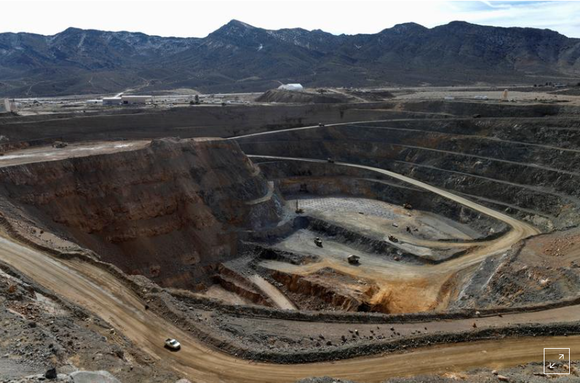 Quang cảnh mỏ lộ thiên đất hiếm MP Materials ở Mountain Pass, California, Hoa Kỳ ngày 30 tháng 1 năm 2020. REUTERS / Steve Marcus