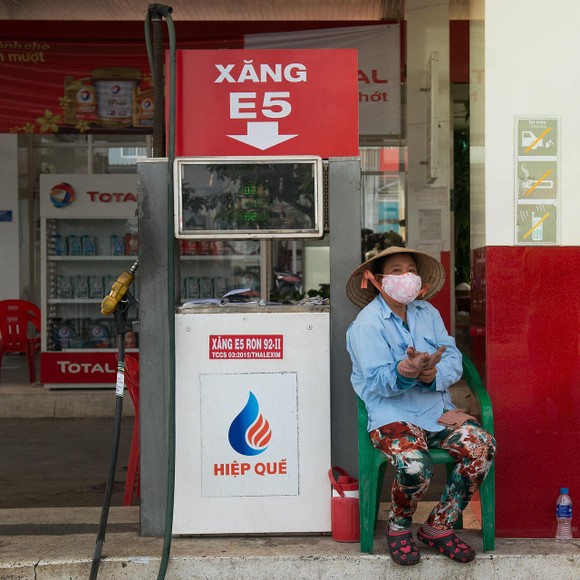  Một cửa hàng xăng dầu ở Thành phố Hồ Chí Minh, Việt Nam