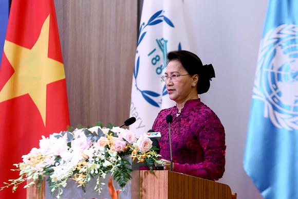 Chủ tịch Quốc hội Nguyễn Thị Kim Ngân phát biểu tại hội nghị. Ảnh: VGP