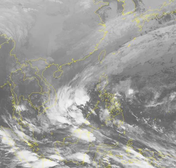 Áp thấp nhiệt đới có nguy cơ thành bão tại Nam biển Đông ảnh 1
