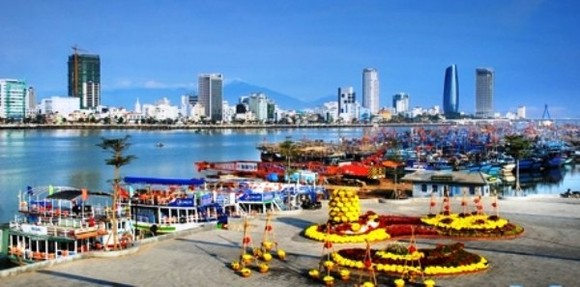 Đà Nẵng tạm ngừng hoạt động cảng sông Hàn 