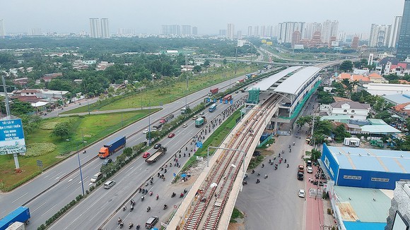 Đầu tư tuyến xe buýt nhanh đồng bộ với tuyến metro Bến Thành - Suối Tiên