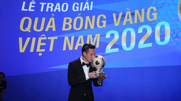 Văn Quyết, Huỳnh Như và Minh Trí đoạt Quả bóng Vàng Việt Nam 2020 ảnh 3