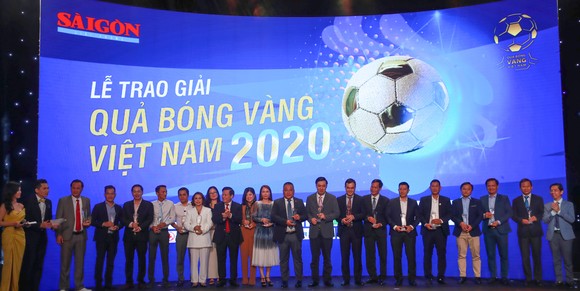 Văn Quyết, Huỳnh Như và Minh Trí đoạt Quả bóng Vàng Việt Nam 2020 ảnh 15