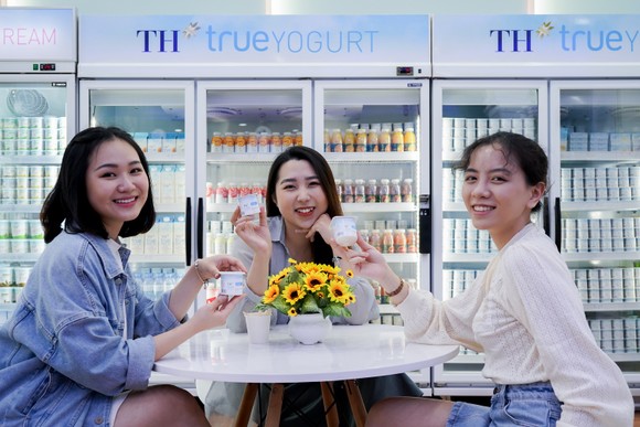 Sữa chua mới của TH: Ít đường hơn, ngon thanh nhẹ ảnh 1