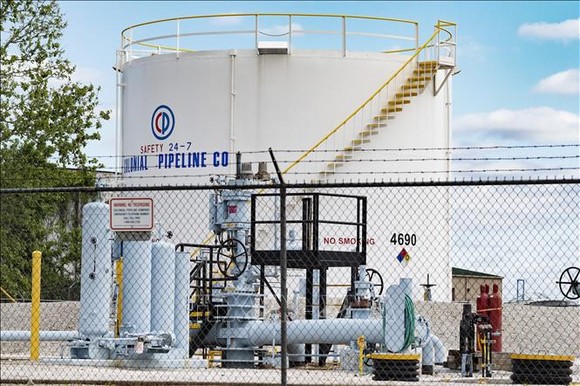 Các bể chứa nhiên liệu của Công ty Colonial Pipeline ở Baltimore, bang Maryland, Mỹ ngày 10-5-2021. Ảnh: AFP/TTXVN