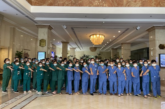 Saigontourist Group hỗ trợ phục vụ ăn ở cho hàng vạn y, bác sĩ tiếp ứng TPHCM chống dịch ảnh 1